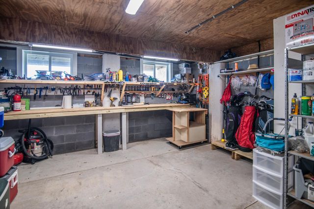 75 Pine Grove Ln., Georgetown, SC 29440