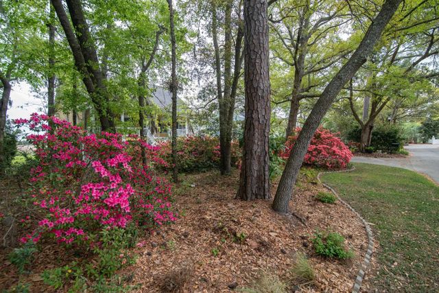 75 Pine Grove Ln., Georgetown, SC 29440