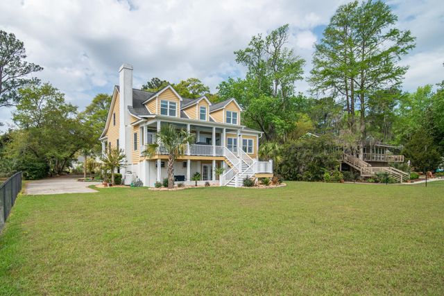 75 Pine Grove Ln., Georgetown, SC 29440