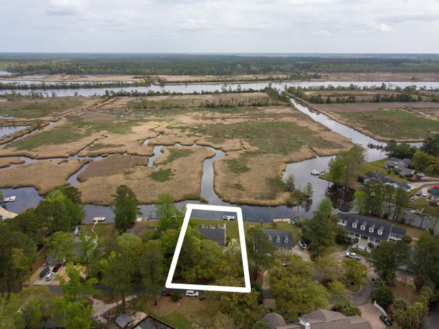 75 Pine Grove Ln., Georgetown, SC 29440