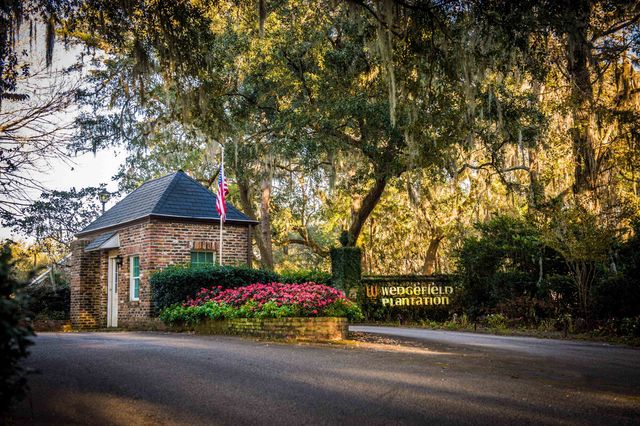 75 Pine Grove Ln., Georgetown, SC 29440