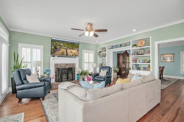 75 Pine Grove Ln., Georgetown, SC 29440