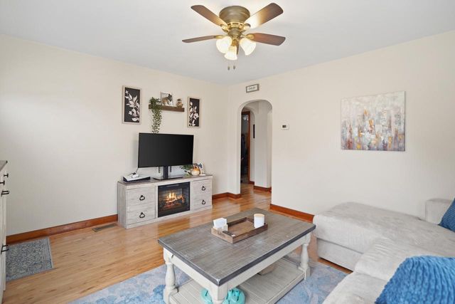 2704 Dwight STREET, Racine, WI 53403