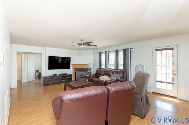 2205 Eagles Landing Ave, Richmond, VA 23231