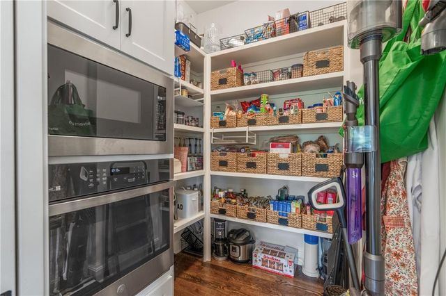 11563 S Montclaire Drive, Olathe, KS 66061