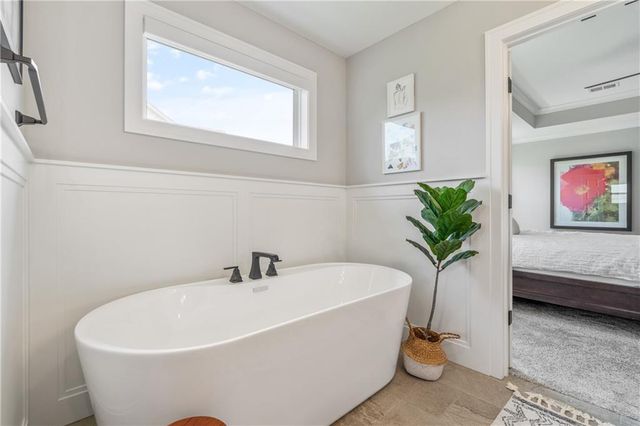 11563 S Montclaire Drive, Olathe, KS 66061