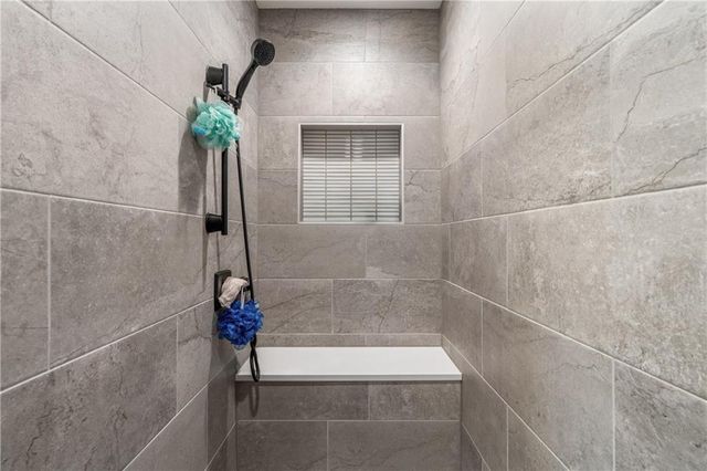 11563 S Montclaire Drive, Olathe, KS 66061