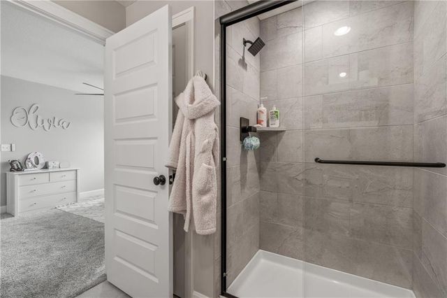 11563 S Montclaire Drive, Olathe, KS 66061