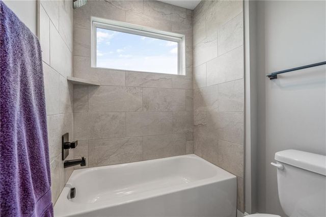 11563 S Montclaire Drive, Olathe, KS 66061