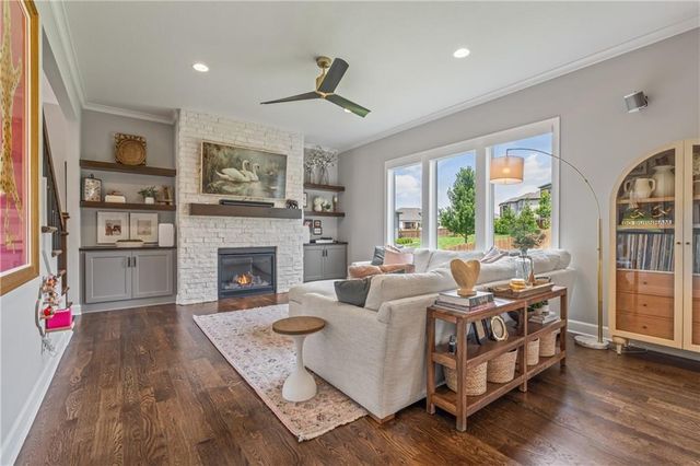 11563 S Montclaire Drive, Olathe, KS 66061