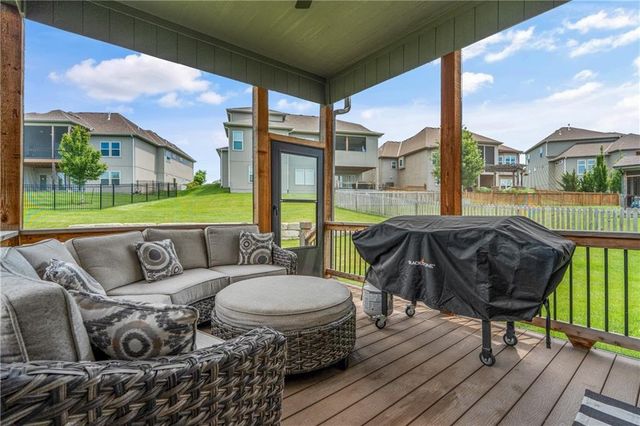 11563 S Montclaire Drive, Olathe, KS 66061