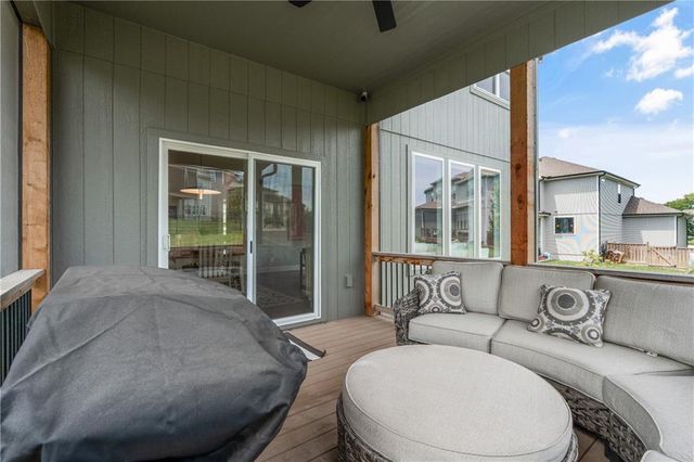11563 S Montclaire Drive, Olathe, KS 66061