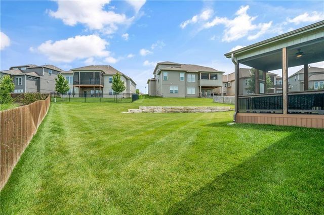 11563 S Montclaire Drive, Olathe, KS 66061