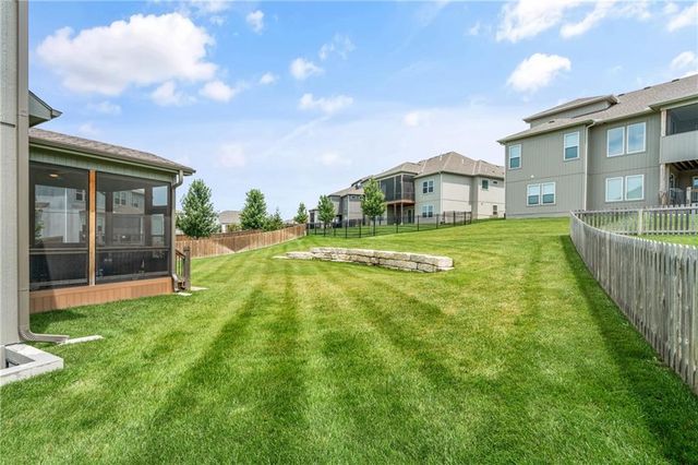 11563 S Montclaire Drive, Olathe, KS 66061