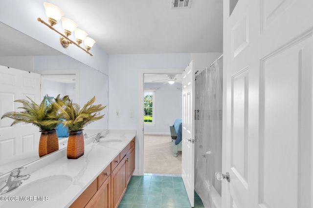 2 Lockwood Run, Colts Neck, NJ 07722