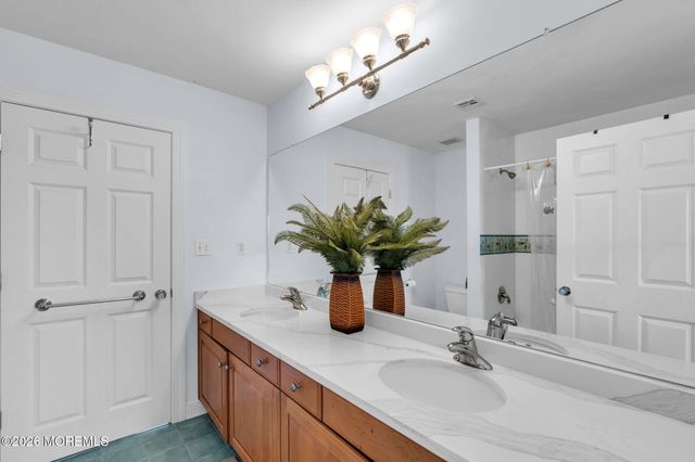 2 Lockwood Run, Colts Neck, NJ 07722