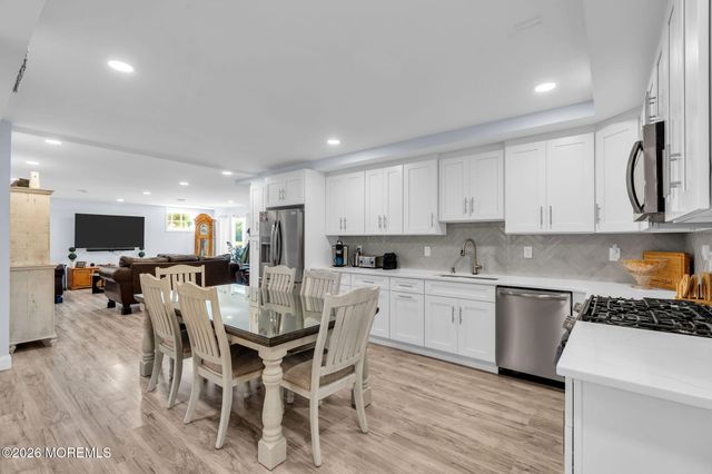 2 Lockwood Run, Colts Neck, NJ 07722
