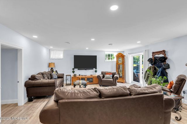 2 Lockwood Run, Colts Neck, NJ 07722