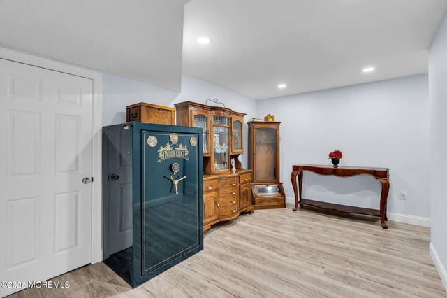 2 Lockwood Run, Colts Neck, NJ 07722
