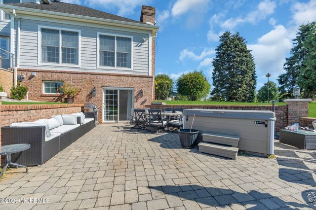 2 Lockwood Run, Colts Neck, NJ 07722