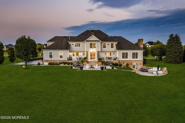 2 Lockwood Run, Colts Neck, NJ 07722