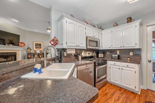 9359 Saint Patrick Pl, Tyler, TX 75703