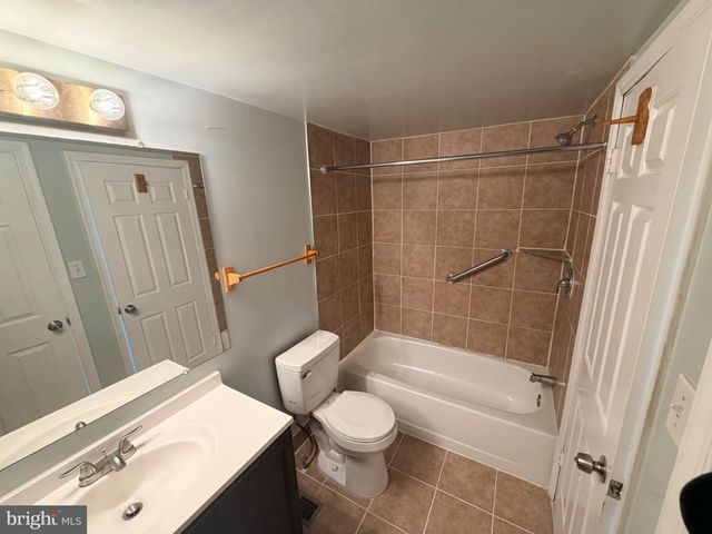 6907 STORCH CIR, Lanham, MD 20706