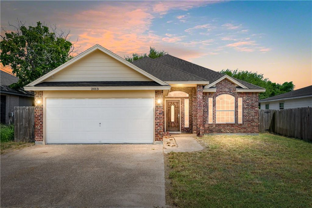 2013 Crestmont St, Corpus Christi, TX 78418