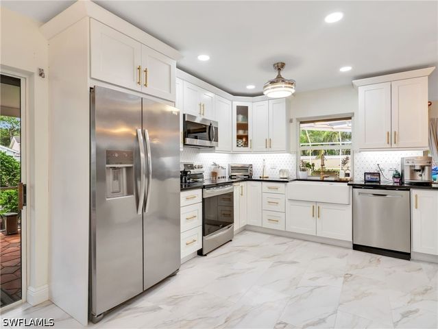 1256 Naples Lake DR, Naples, FL 34104