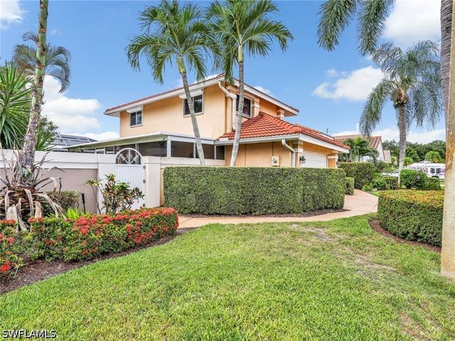 1256 Naples Lake DR, Naples, FL 34104