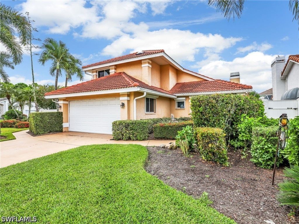 1256 Naples Lake DR, Naples, FL 34104