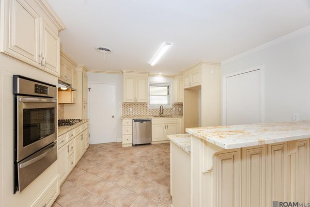 8946 Rickwood Dr, Baton Rouge, LA 70810