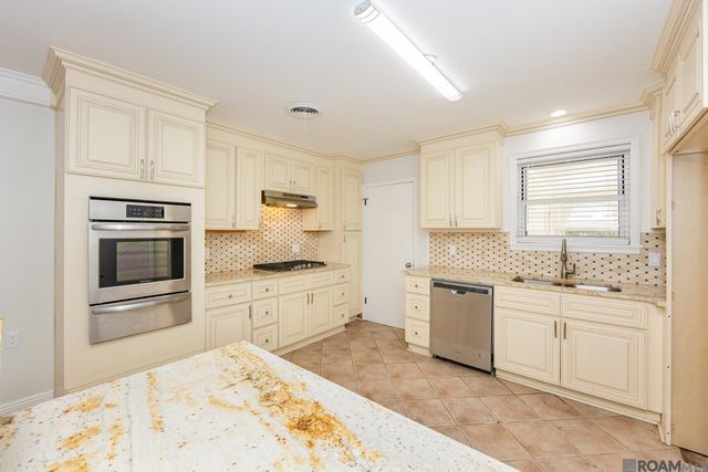 8946 Rickwood Dr, Baton Rouge, LA 70810