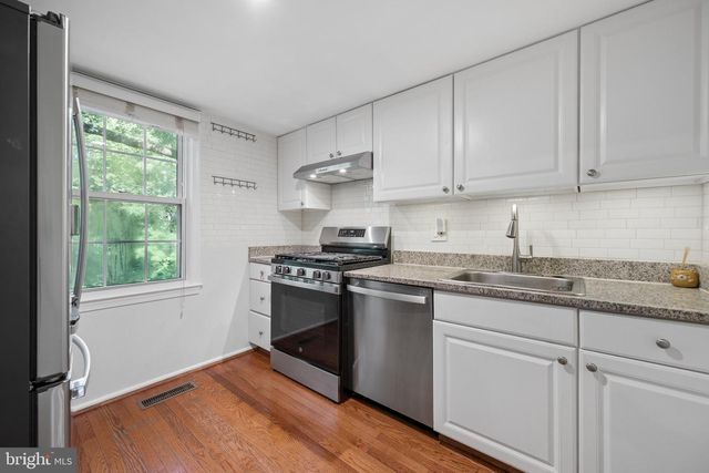 941 PAULSBORO DR, Rockville, MD 20850