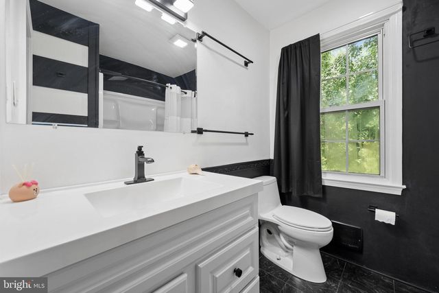 941 PAULSBORO DR, Rockville, MD 20850