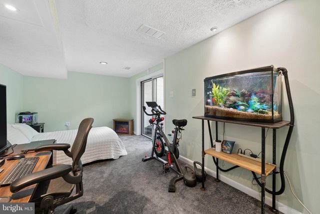 941 PAULSBORO DR, Rockville, MD 20850