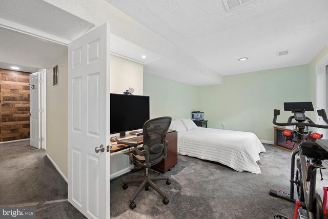 941 PAULSBORO DR, Rockville, MD 20850