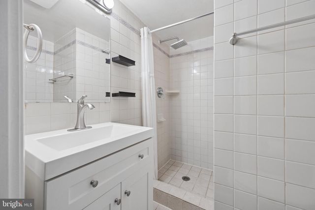 941 PAULSBORO DR, Rockville, MD 20850