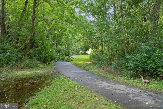 941 PAULSBORO DR, Rockville, MD 20850