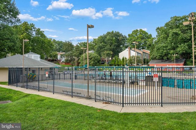 941 PAULSBORO DR, Rockville, MD 20850