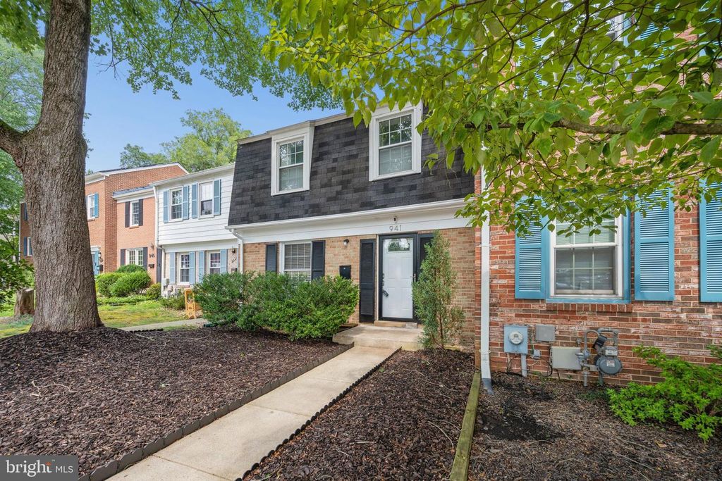 941 PAULSBORO DR, Rockville, MD 20850