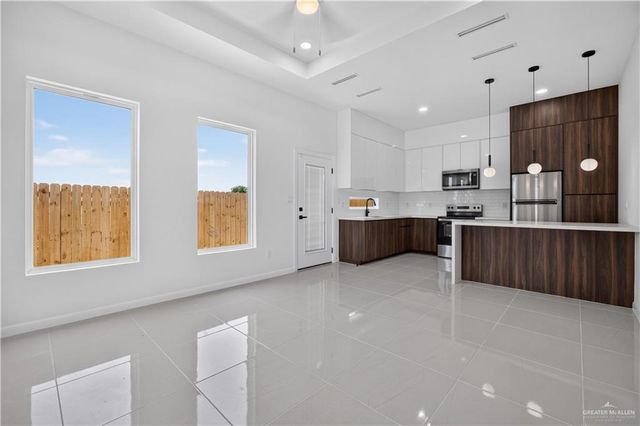 613 Mountain Road 20C, Mission, TX 78573
