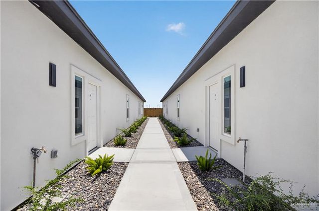 613 Mountain Road 20C, Mission, TX 78573