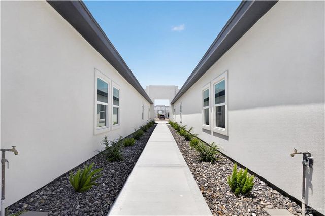 613 Mountain Road 20C, Mission, TX 78573