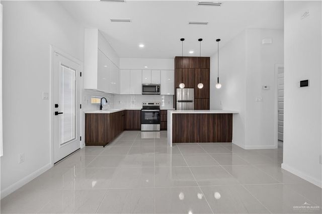 613 Mountain Road 20C, Mission, TX 78573