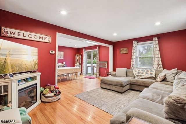 78 Legion Pl, Paramus Boro, NJ 07652