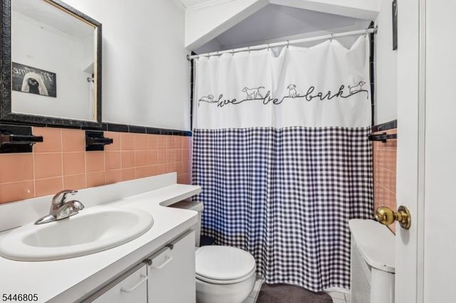 78 Legion Pl, Paramus Boro, NJ 07652