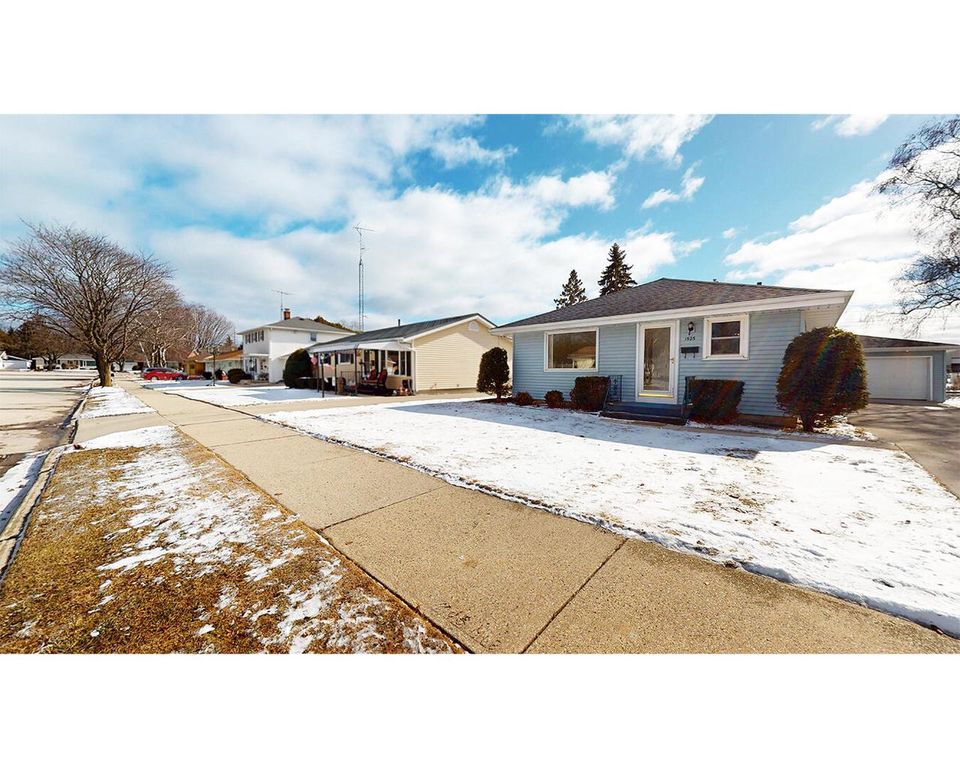 1525 George STREET, Manitowoc, WI 54220