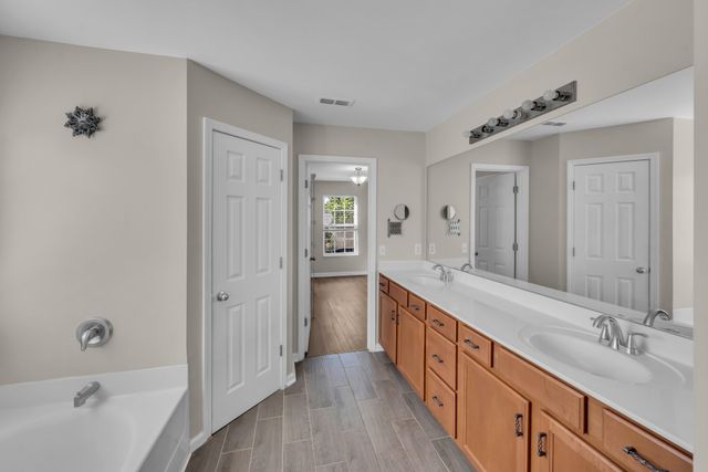 1033 Wyntergrace Farm Rd, Old Hickory, TN 37138