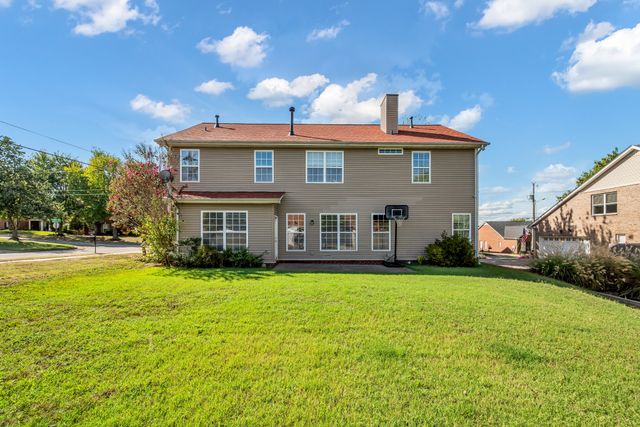 1033 Wyntergrace Farm Rd, Old Hickory, TN 37138
